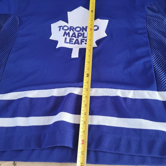 Toronto sz xl. Maple Leafs hockey jersey - Picture 9 of 12